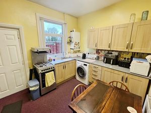 Kitchen- click for photo gallery